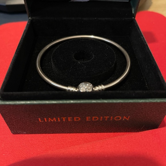 Pandora bracelet, Heart of Winter , Ltd Edition - Picture 1 of 6